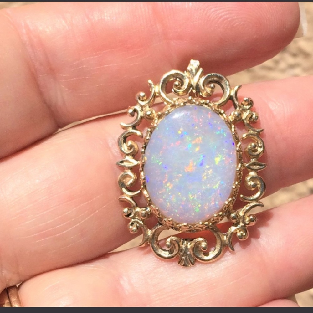 14k doublet opal pendant
